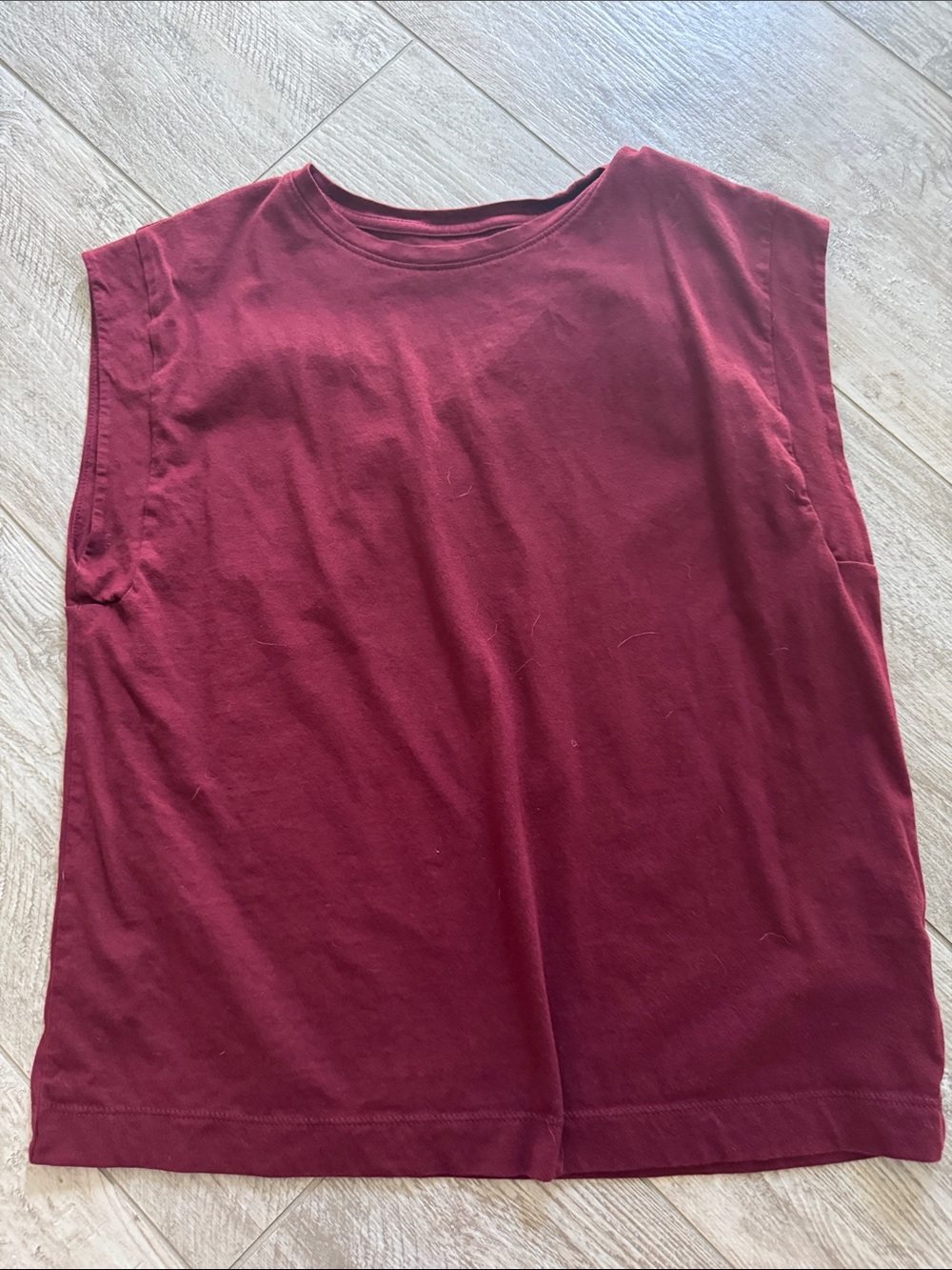 Sleeveless Crewneck Tank Top - Burgundy